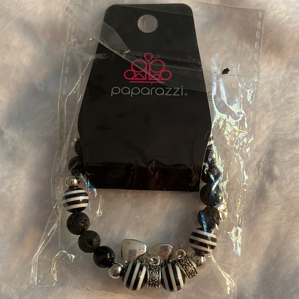 Paparazzi Black Bead with Hearts Bracelet